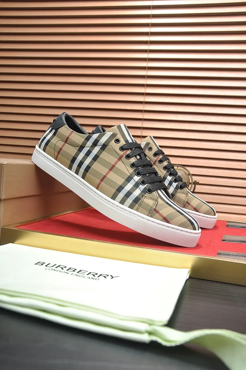 Men's shoes💰480💶[Burberry] (cowhide lining) classic low-top sneakers｜Imported cowhide with classic plaid fabric｜Cow leather lining｜Original outsole｜Fine workmanship and comfortable to wear Size: 38-44 (customized at 45)